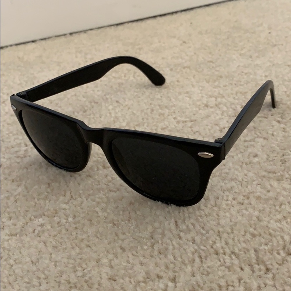 Plain Black Sunglasses